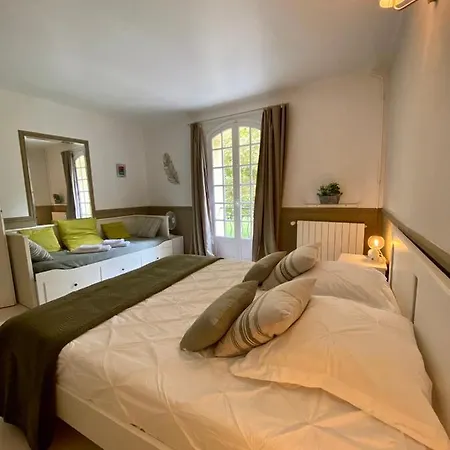 Bastide De Gueissard Bed & Breakfast *