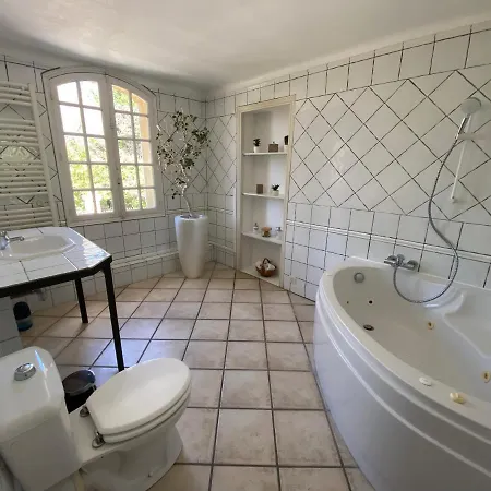 Bed & Breakfast Bastide De Gueissard *