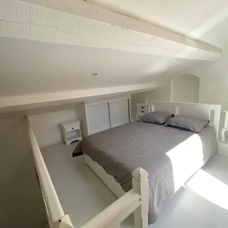 Bed & Breakfast Bastide De Gueissard *