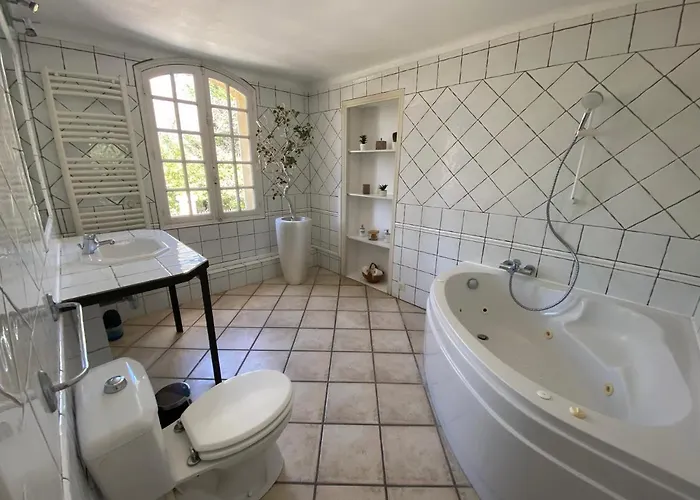 Couette-café Bastide De Gueissard *