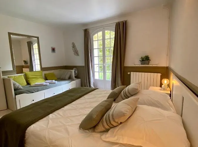 Bastide De Gueissard Bed & Breakfast *